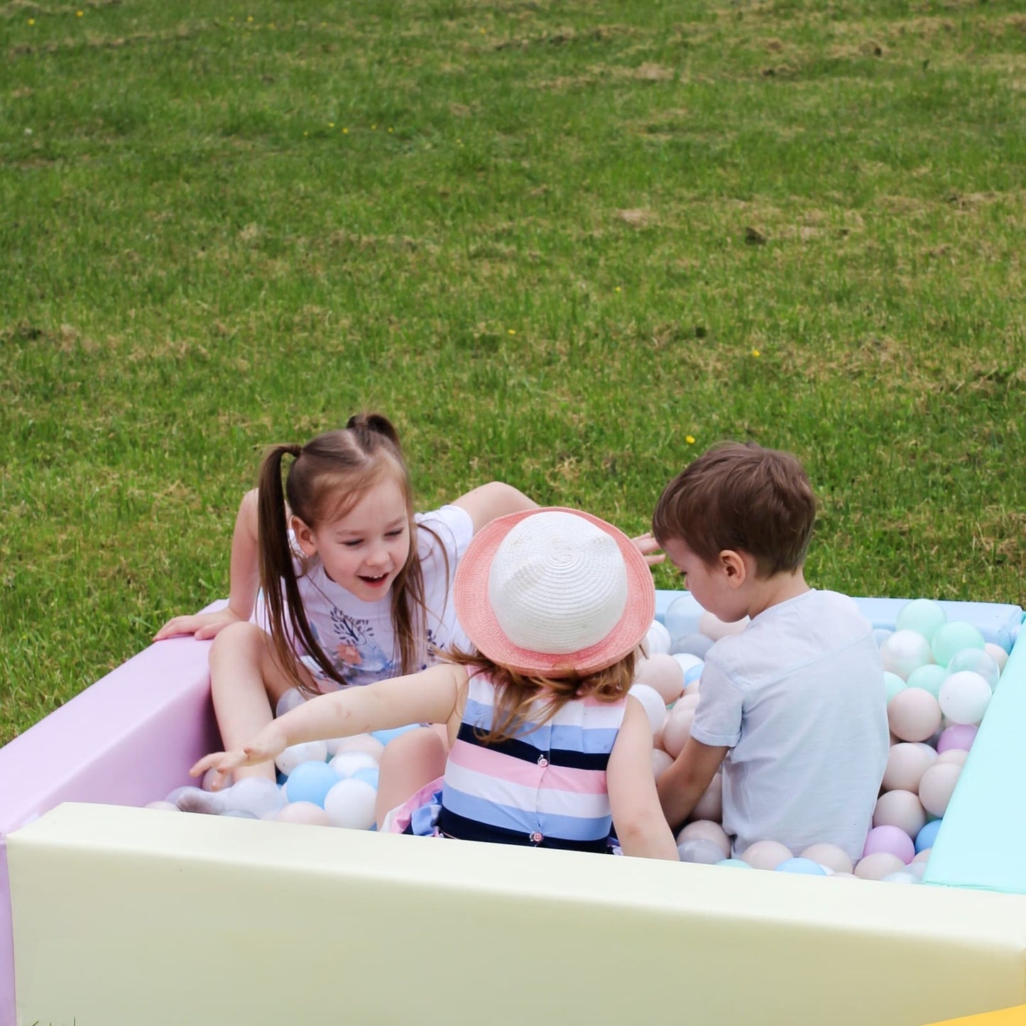 Soft Play Ball Pit - Ball Play Heaven