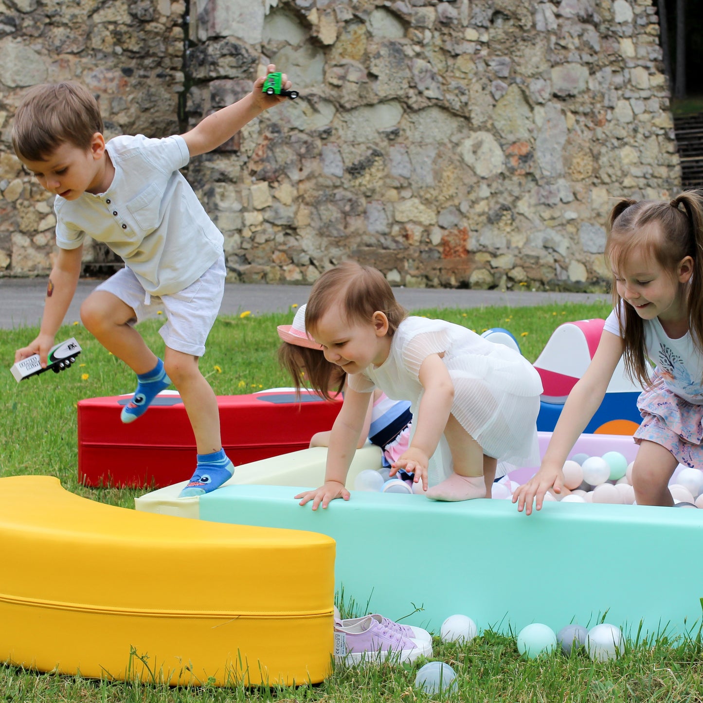 Soft Play Ball Pit - Ball Play Heaven